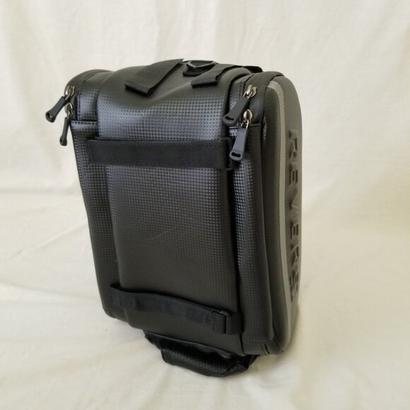 NWT! Revere Waterproof Rigid-Shell Bike Bag w/Side Panniers and Shoulder Strap - Picture 15 of 16